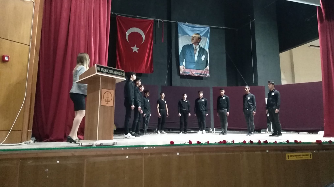 10 Kasım Atatürk'ü Anma Programı Okulumuz Tarafından Gerçekleştirildi